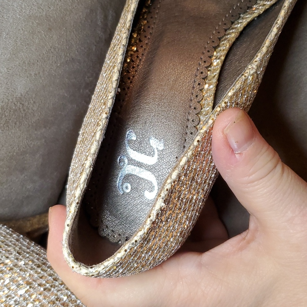T.C. high healed party shoes. - Picture 4 of 10